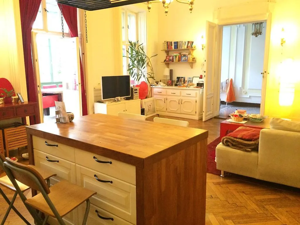 Apartment With Garden And Pool Bécs