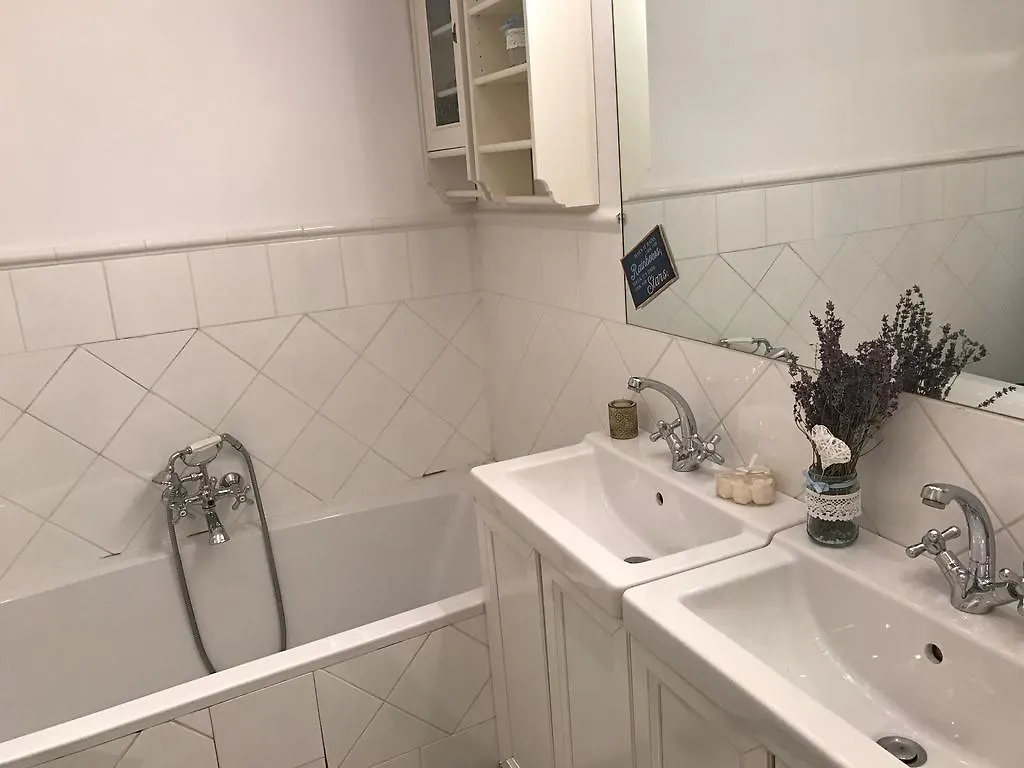 Apartment With Garden And Pool Wien