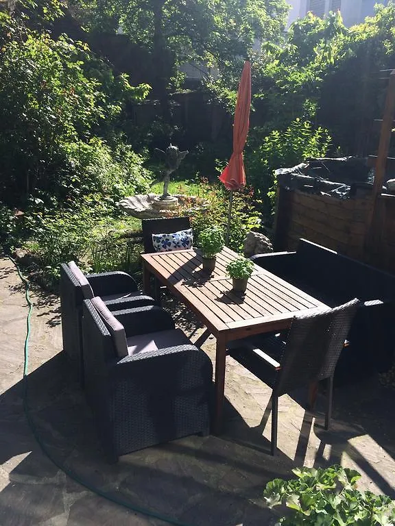 Apartment With Garden And Pool Wien